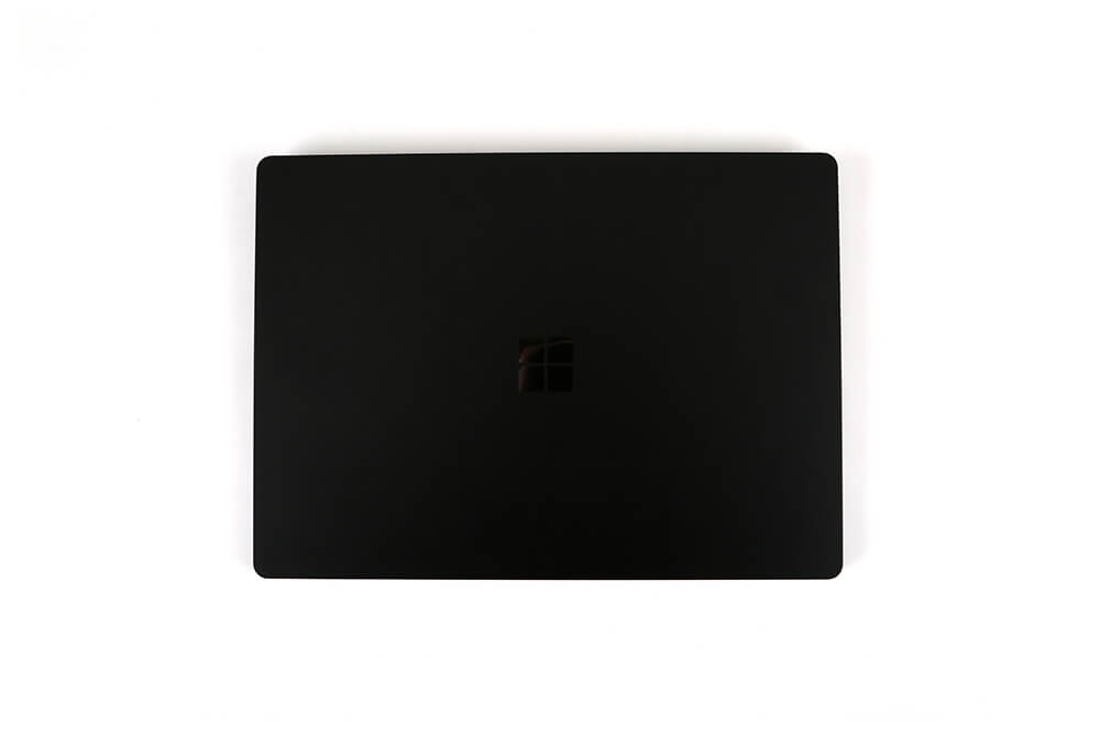 「Surface Laptop2」背面上から画像(大)